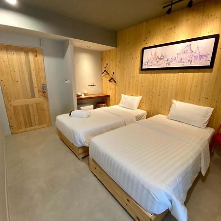 P24 At Kaset Hotell Bangkok Exteriör bild