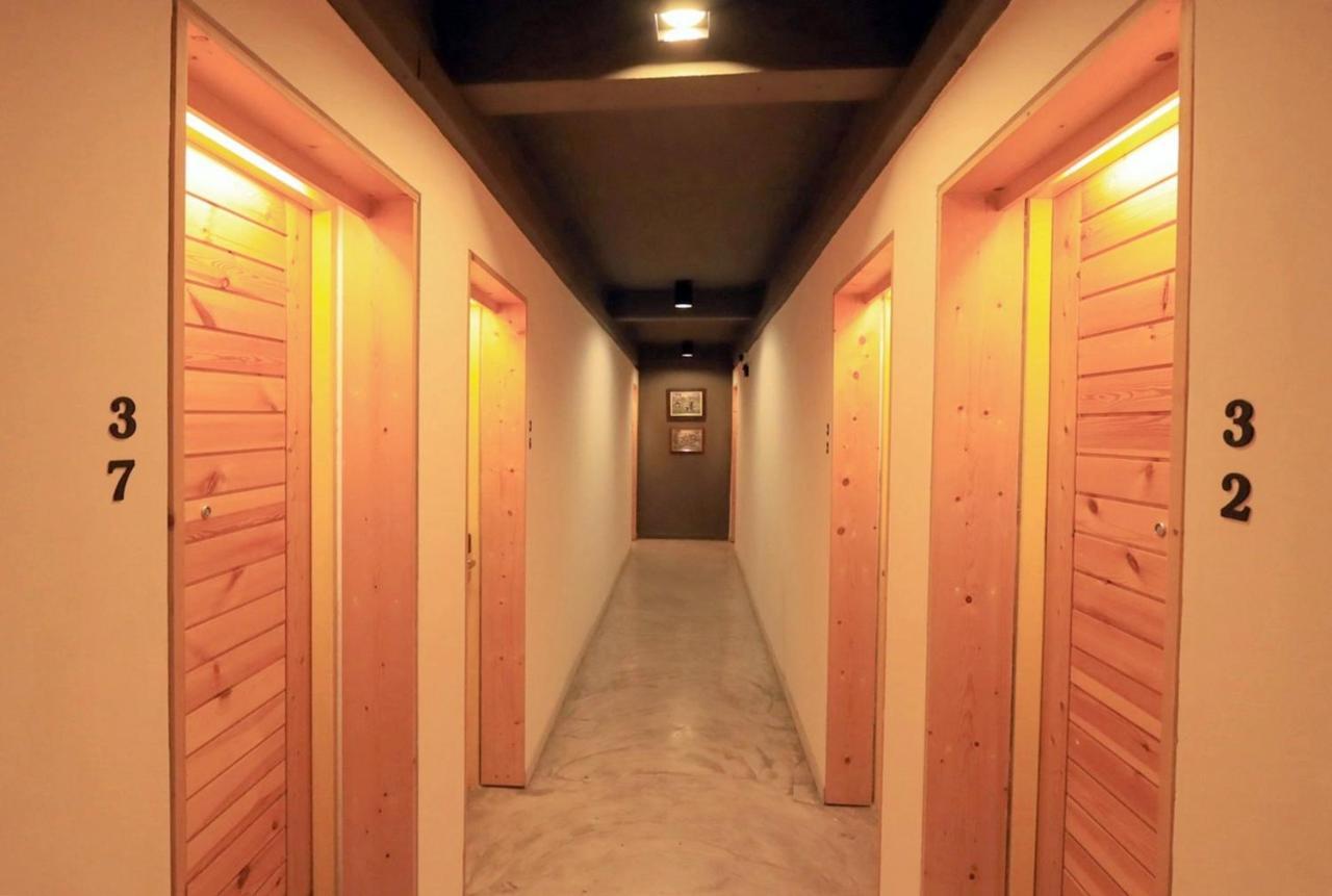 P24 At Kaset Hotell Bangkok Exteriör bild