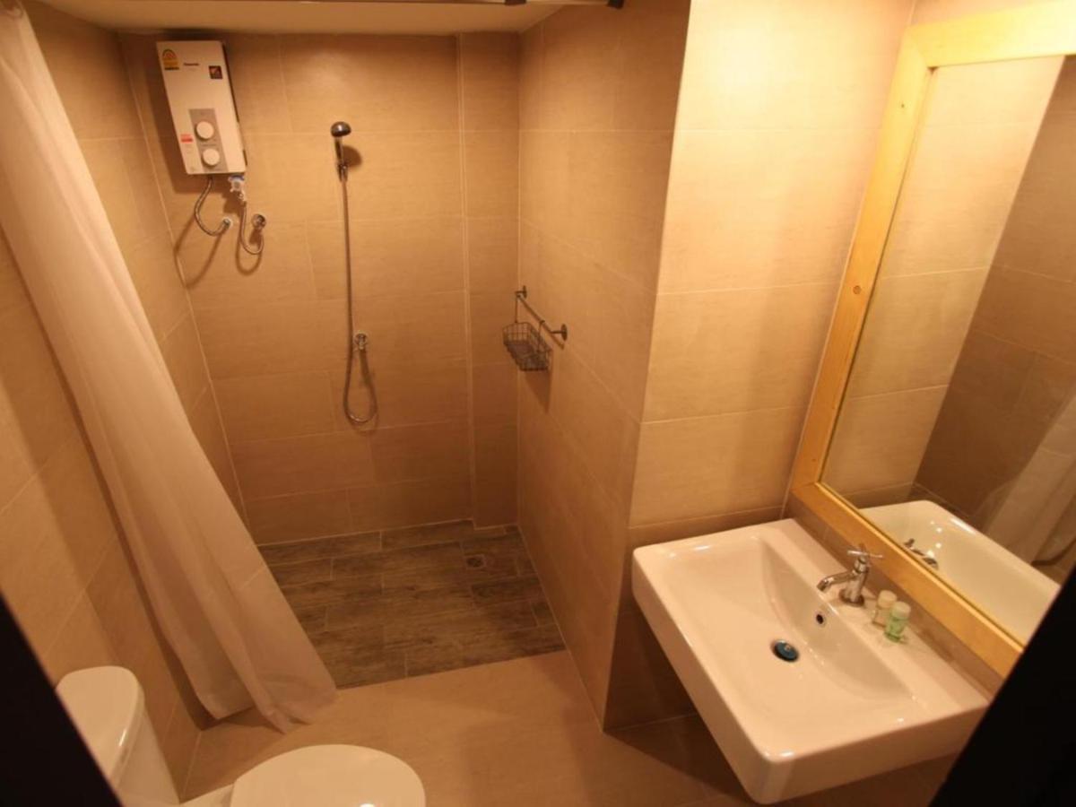P24 At Kaset Hotell Bangkok Exteriör bild