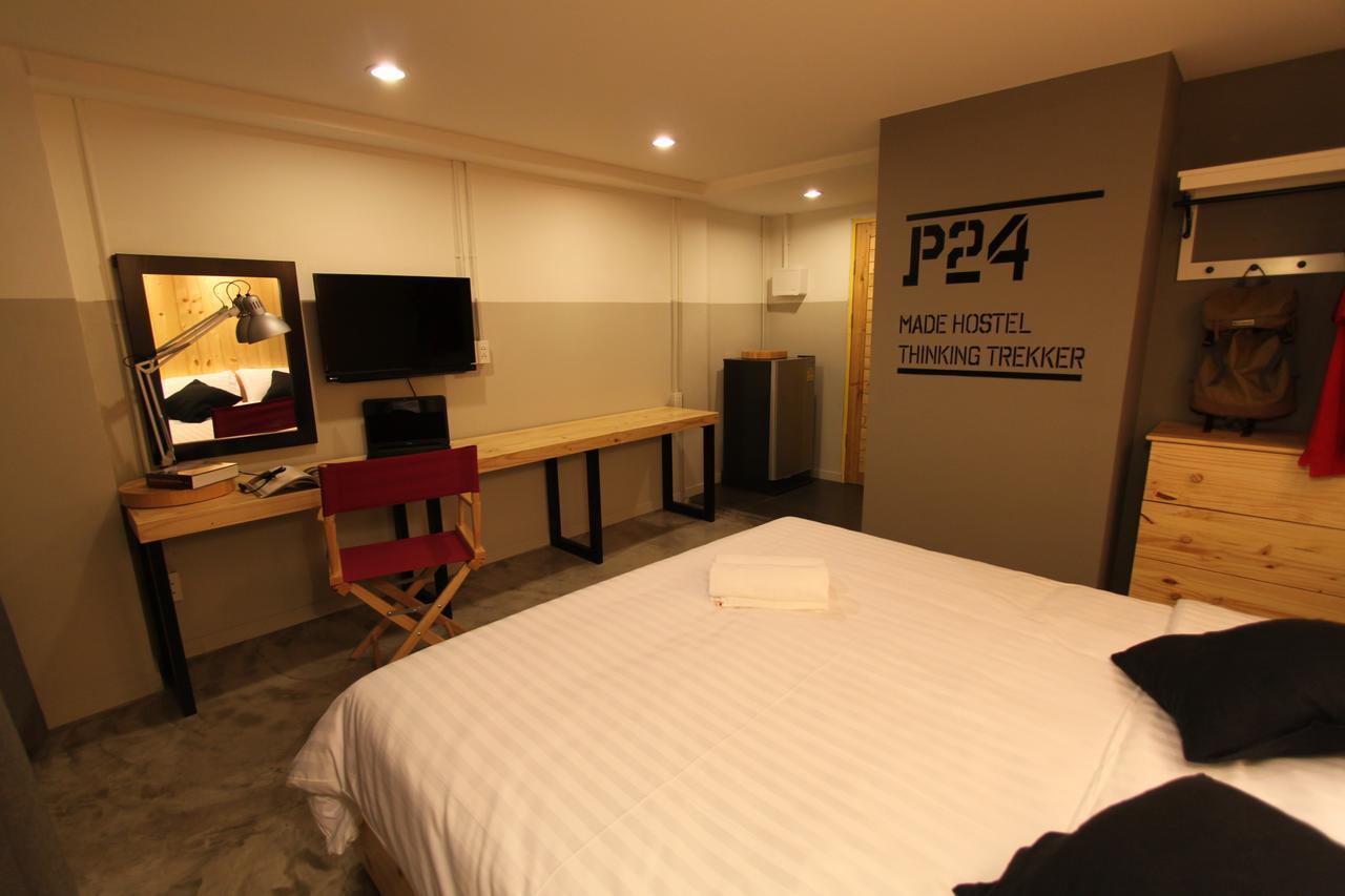 P24 At Kaset Hotell Bangkok Exteriör bild
